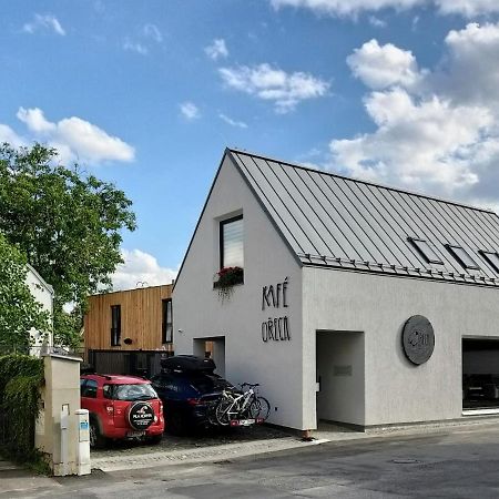 Kafe Orech Mnichovo Hradiště Екстериор снимка