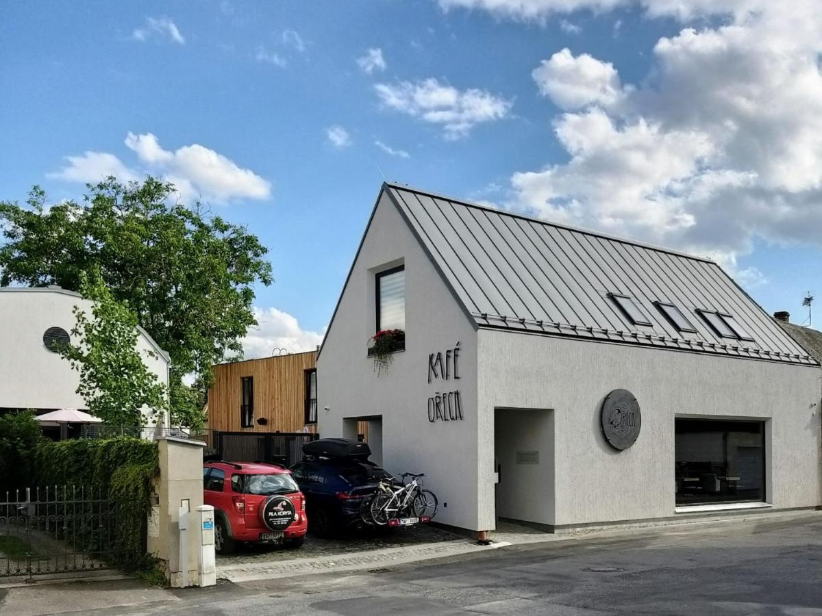 Kafe Orech Mnichovo Hradiště Екстериор снимка